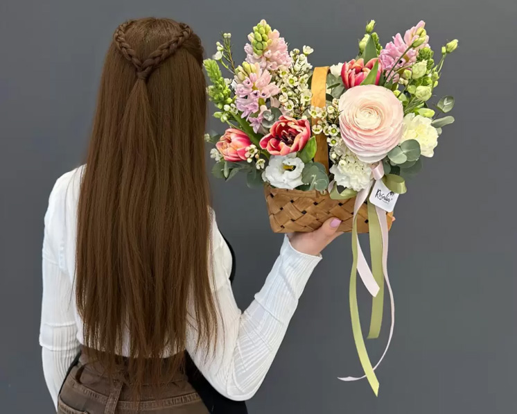 Как выбрать и оформить букет для молодых родителей