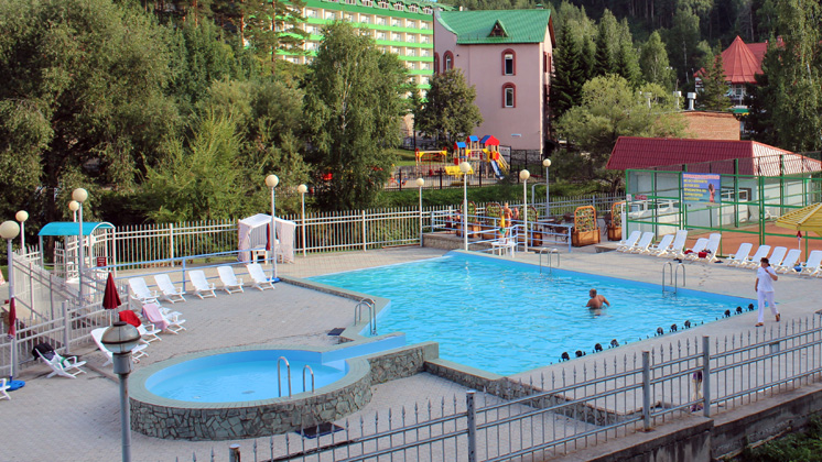 Бассейн в санатории Сибирь